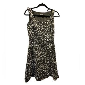 Ann Taylor Black and White Fit and Flare Dress Women's Size 0